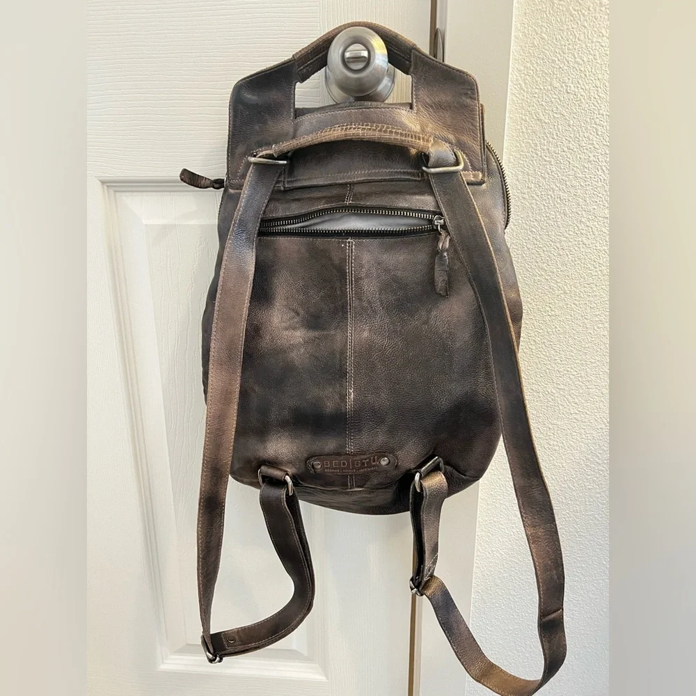Bed Stu convertible back pack into cross body leather purse - Picture 4 of 8